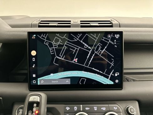 Certified 2025 Land Rover Defender 110 X-Dynamic SE AWD/4WD image 17