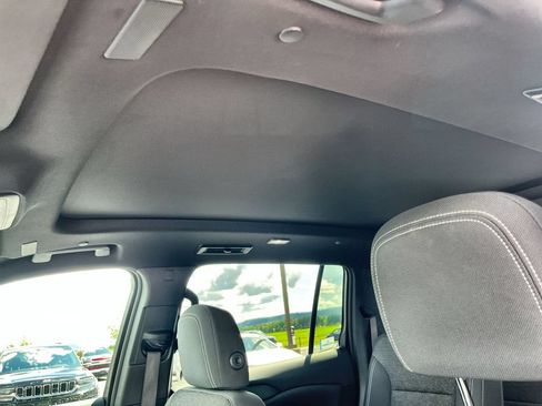 Used 2025 Chevrolet Traverse LT w/ Sun and Wheel Package AWD/4WD image 19