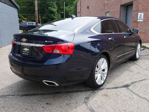 Used 2017 Chevrolet Impala Premier w/ Enhanced Convenience Package FWD image 4