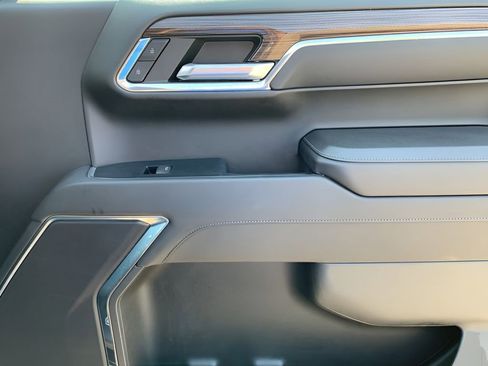 Used 2023 Chevrolet Silverado 1500 RST image 19