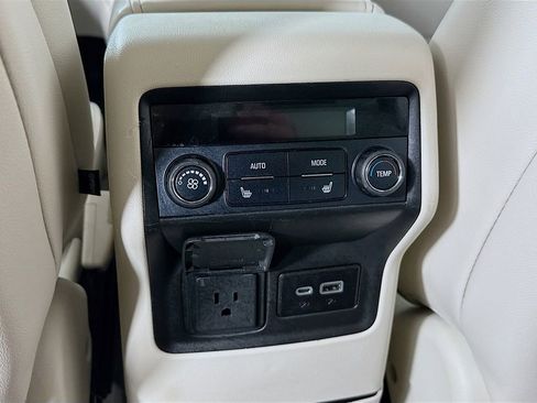 Used 2021 GMC Acadia Denali w/ Denali Technology Package image 21