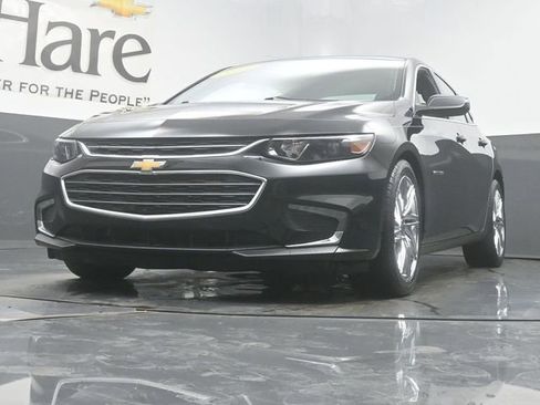 Used 2018 Chevrolet Malibu LT w/ Leather Package image 4