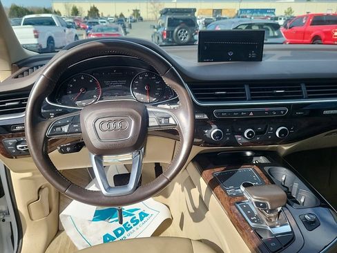 Used 2017 Audi Q7 3.0T Premium Plus image 11