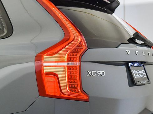 Certified 2023 Volvo XC90 T8 Ultimate image 12
