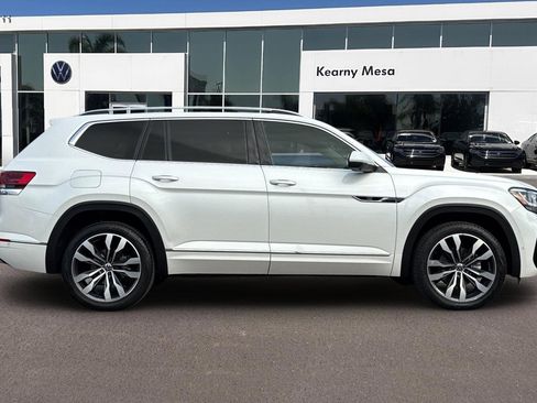 Used 2023 Volkswagen Atlas SEL Premium image 3