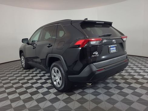 Used 2021 Toyota RAV4 LE image 5