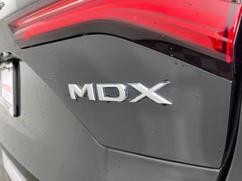 Used 2023 Acura MDX SH-AWD w/ Advance Package image 3