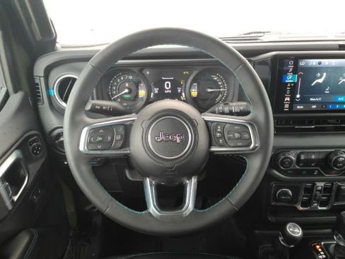 Used 2024 Jeep Wrangler High Altitude image 28