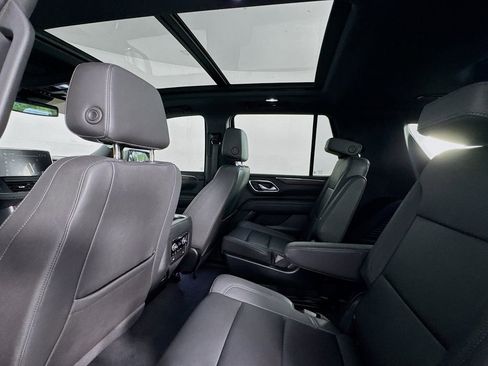 Used 2023 Chevrolet Tahoe Z71 w/ Luxury Package AWD/4WD image 19