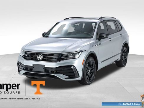 Used 2022 Volkswagen Tiguan SE R-Line FWD image 1