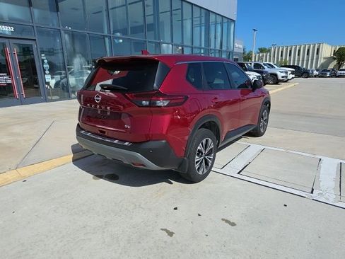 Used 2023 Nissan Rogue SV FWD image 4