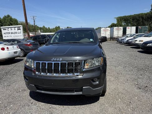 Used 2011 Jeep Grand Cherokee Laredo AWD/4WD image 4