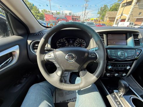 Used 2015 Nissan Pathfinder SV w/ Cargo Package AWD/4WD image 41