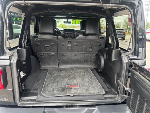 Used 2020 Jeep Wrangler Unlimited Sahara AWD/4WD image 12