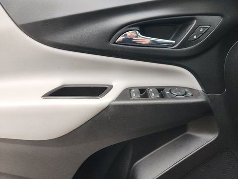 Used 2022 Chevrolet Equinox LS w/ LS Convenience Package image 24