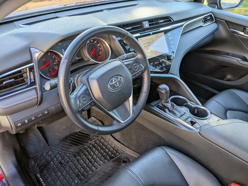 Used 2018 Toyota Camry XSE image 17