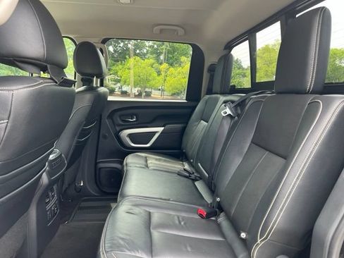 Used 2018 Nissan Titan PRO-4X AWD/4WD image 17