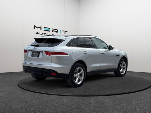 Used 2018 Jaguar F-PACE Premium image 9