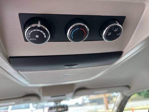 Used 2015 Chrysler Town & Country Touring-L w/ Driver Convenience Group FWD image 14