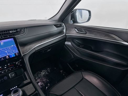 Certified 2024 Jeep Grand Cherokee L Limited w/ Luxury Tech Group II image 36