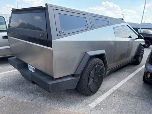 Used 2024 Tesla Cybertruck AWD Crew Cab image 3