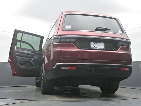 New 2026 Jeep Grand Wagoneer image 62