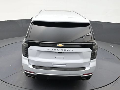 Used 2026 Chevrolet Suburban High Country AWD/4WD image 14