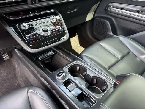 Used 2021 Lincoln Corsair FWD image 25