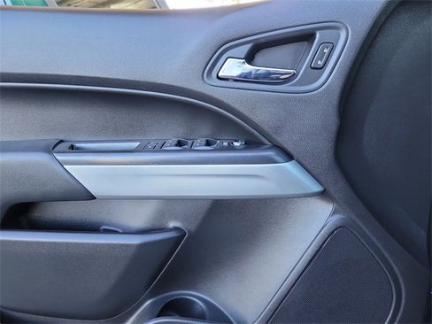 Used 2017 Chevrolet Colorado LT w/ LT Convenience Package image 18