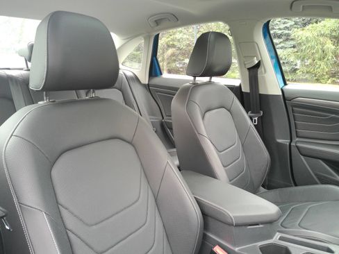 Used 2024 Volkswagen Jetta SEL FWD image 17
