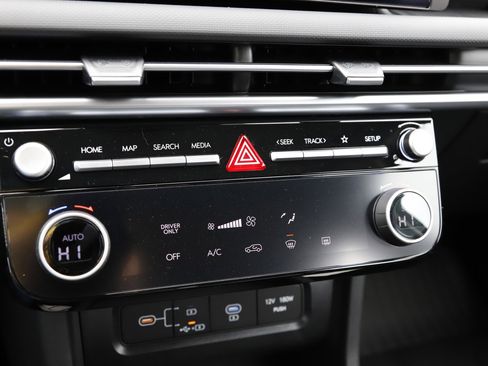 New 2026 Hyundai Tucson Blue SE image 25