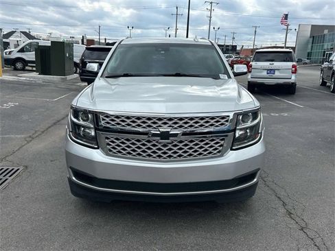 Used 2019 Chevrolet Suburban LT image 8