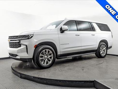 Used 2023 Chevrolet Suburban Premier image 2