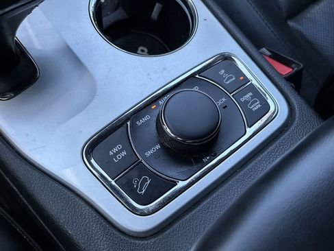Used 2015 Jeep Grand Cherokee High Altitude AWD/4WD image 23