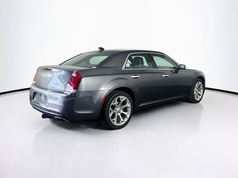 Used 2019 Chrysler 300 C RWD image 9