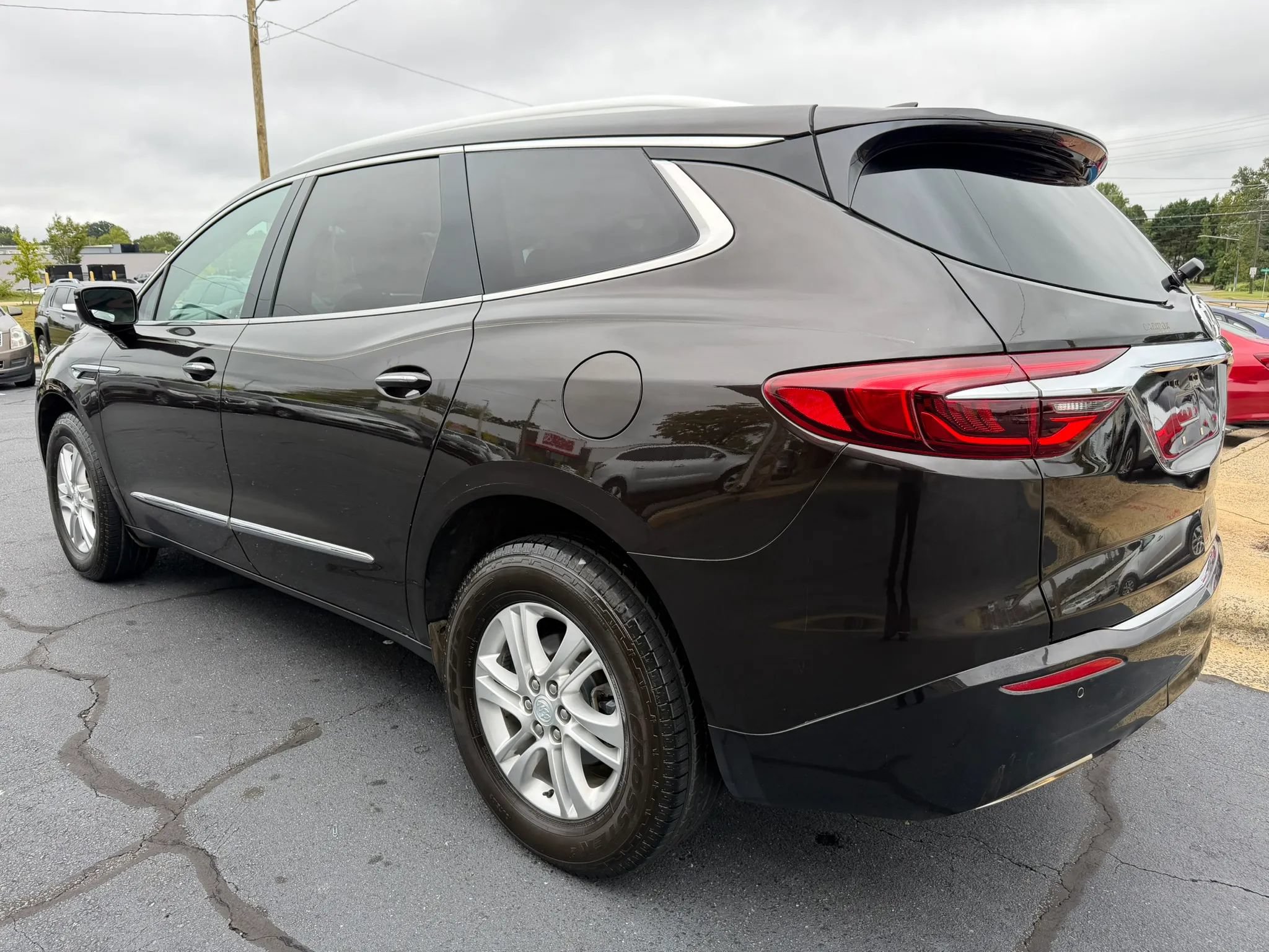 Used 2019 Buick Enclave Essence AWD/4WD image 5