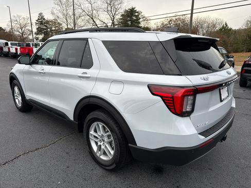 New 2026 Ford Explorer Active w/ Active Comfort Package image 3