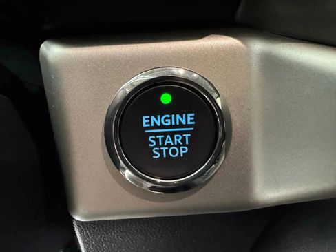 Used 2024 Ford Expedition Max XLT image 17