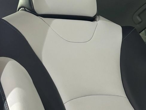 Used 2018 Toyota Prius Four FWD image 49