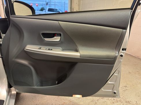 Used 2014 Toyota Prius V Three FWD image 21