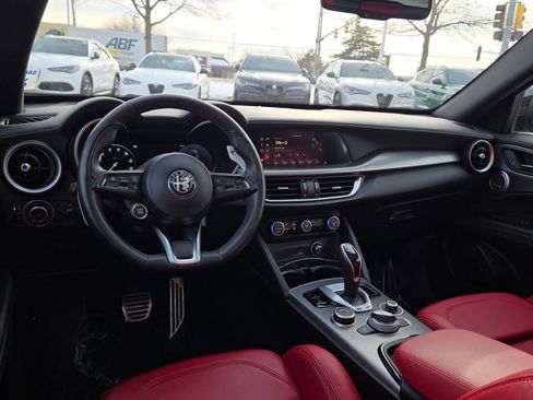 Used 2024 Alfa Romeo Stelvio Veloce image 19