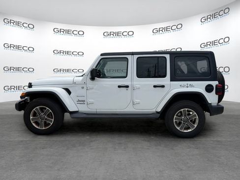Used 2018 Jeep Wrangler Unlimited Sahara w/ Cold Weather Group AWD/4WD image 4