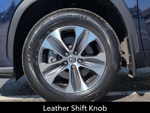 Certified 2025 Toyota Highlander XLE AWD/4WD image 11