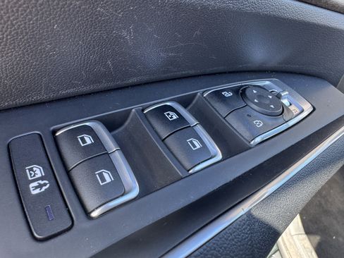 Used 2022 Kia Sorento S image 10