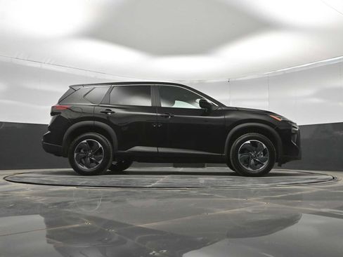 Used 2024 Nissan Rogue SV FWD image 39