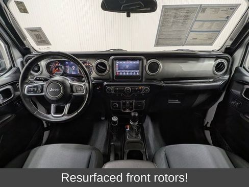 Used 2019 Jeep Wrangler Unlimited Sahara AWD/4WD image 3