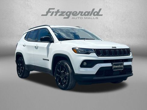 Used 2025 Jeep Compass Latitude w/ Convenience Group AWD/4WD image 1
