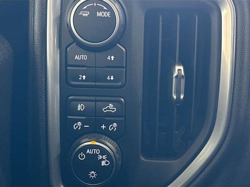 Used 2020 Chevrolet Silverado 1500 LT Trail Boss AWD/4WD image 11
