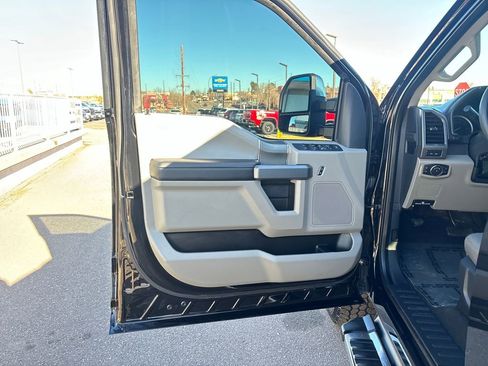 Used 2022 Ford F250 XLT w/ XLT Premium Package image 10