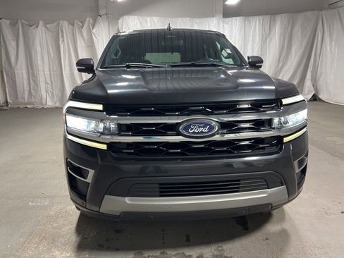 Used 2024 Ford Expedition Limited image 2